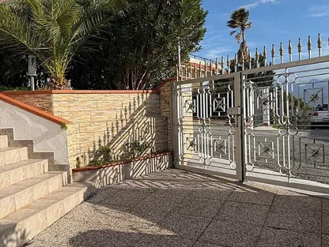 Prodej domu, Via Pannoramica, Scalea, Kalábrie, Itálie, 135 m2