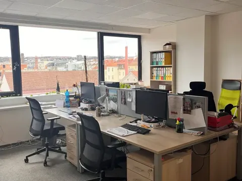 Pronájem kanceláře, Praha - Holešovice, Dělnická, 1251 m2