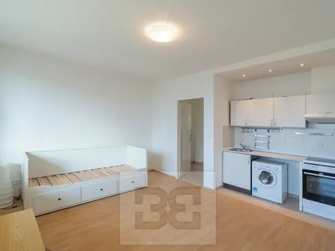 Pronájem bytu 1+kk, Praha - Troja, Lešenská, 26 m2