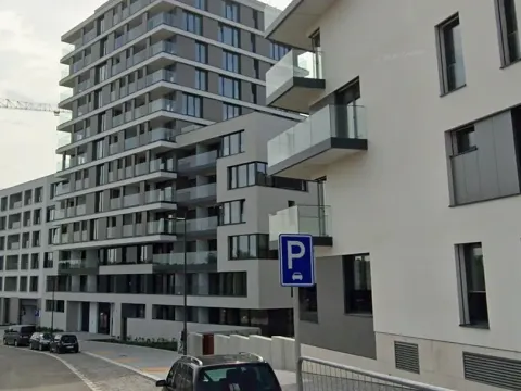 Pronájem garážového stání, Praha - Žižkov, Basilejské náměstí, 15 m2