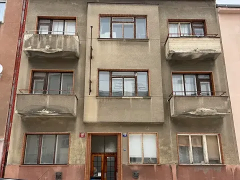 Prodej podílu vícegeneračního domu, Praha - Břevnov, Šlikova, 775 m2