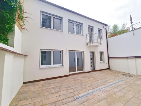 Pronájem atypického bytu, Praha - Nusle, Oldřichova, 94 m2