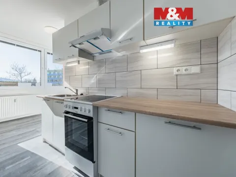 Prodej bytu 4+1, Volary, Sídl. Míru, 80 m2