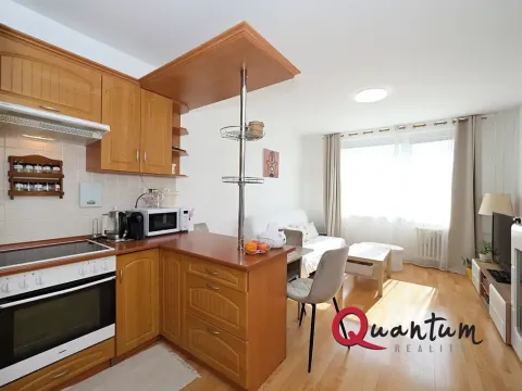 Pronájem bytu 2+kk, Praha - Modřany, Urbánkova, 41 m2