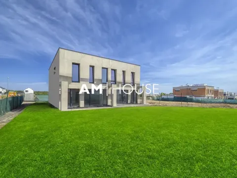 Prodej bytu 4+kk, Praha - Březiněves, Zvěřinových, 153 m2