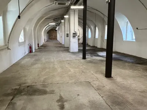 Pronájem skladu, Hajany, 900 m2