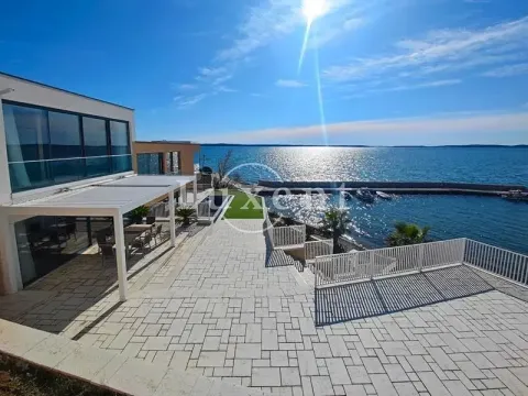 Prodej vily, Zadar, Chorvatsko, 357 m2