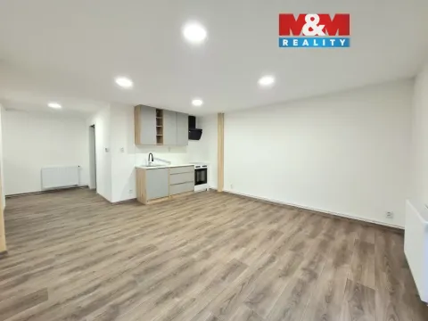 Pronájem bytu 1+kk, Karlovy Vary - Stará Role, Vančurova, 36 m2