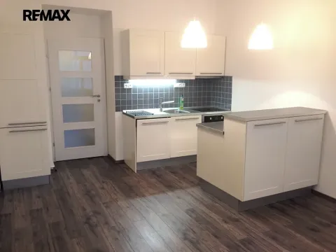 Pronájem bytu 2+kk, Praha - Vršovice, Na spojce, 47 m2