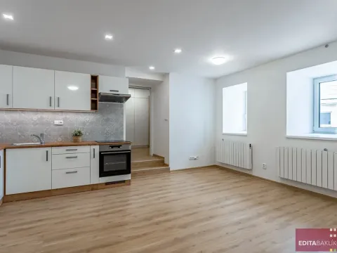 Pronájem bytu 1+kk, Šternberk, Olomoucká, 35 m2