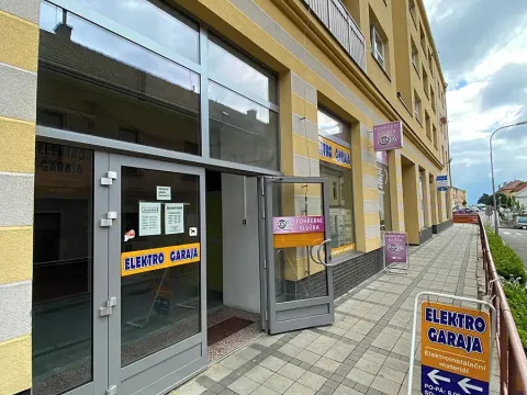 Pronájem obchodního prostoru, Uherský Brod, Bří Lužů, 130 m2