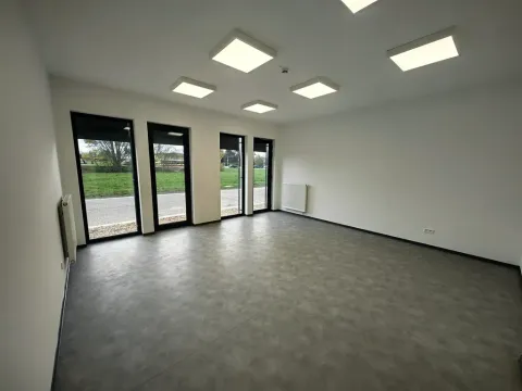 Pronájem kanceláře, Praha - Letňany, Beranových, 102 m2