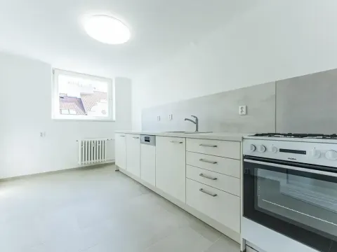 Pronájem bytu 2+1, Praha - Vinohrady, Italská, 59 m2