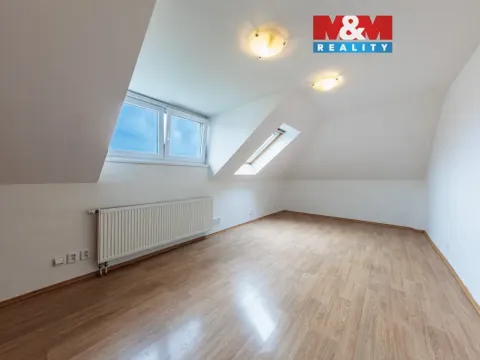 Prodej bytu 1+1, Karlovy Vary, K. Čapka, 36 m2