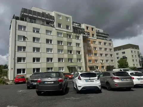 Pronájem bytu 1+kk, Karlovy Vary, 38 m2