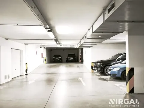 Pronájem garážového stání, Praha - Záběhlice, Mattioliho, 15 m2