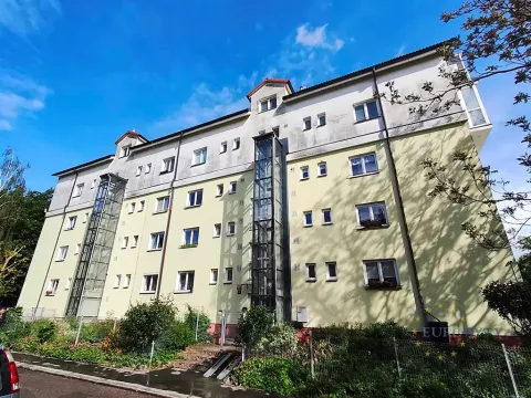 Pronájem bytu 2+1, Praha - Kobylisy, Vršní, 56 m2