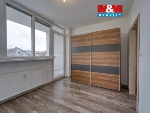 Prodej bytu 4+1, Lesná, 64 m2