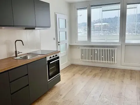Pronájem bytu 2+kk, Praha - Vršovice, Baškirská, 41 m2