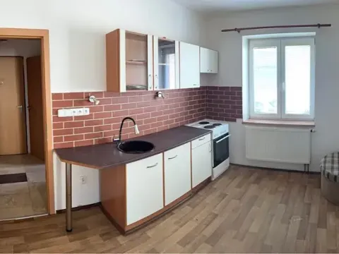Pronájem bytu 2+kk, Ostrava, Syllabova, 43 m2