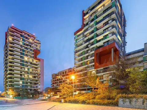 Pronájem garážového stání, Praha - Malešice, Nad úžlabinou, 13 m2