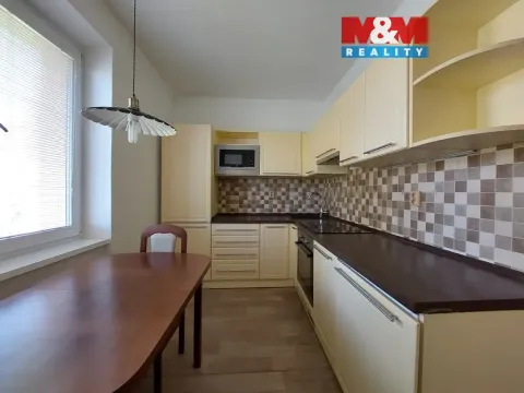 Prodej bytu 3+1, Klášterec nad Ohří - Miřetice u Klášterce nad Ohří, Pod Stadionem, 62 m2
