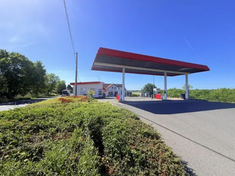 Prodej obchodního prostoru, Kly, 781 m2