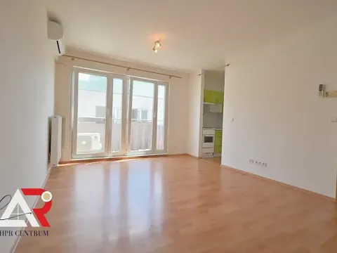 Pronájem bytu 1+kk, Brno, Vomáčkova, 39 m2