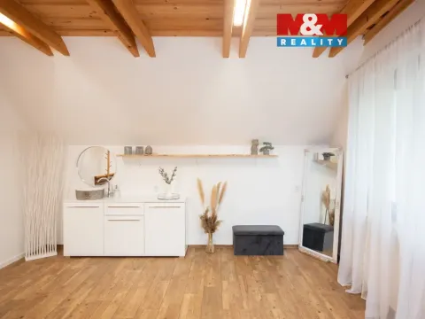 Pronájem obchodního prostoru, Hradec Králové - Kukleny, Pražská třída, 23 m2