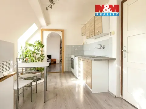 Prodej bytu 3+1, Cvikov - Cvikov II, Komenského, 56 m2