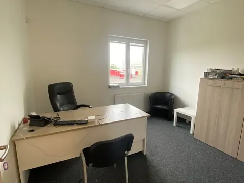 Pronájem kanceláře, Nymburk, Za Žoskou, 14 m2