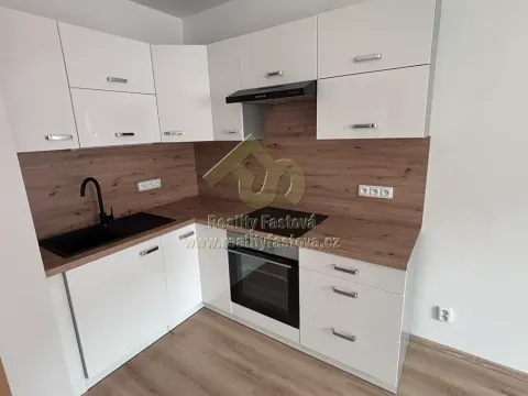 Pronájem bytu 2+kk, Plzeň, Plzenecká, 42 m2
