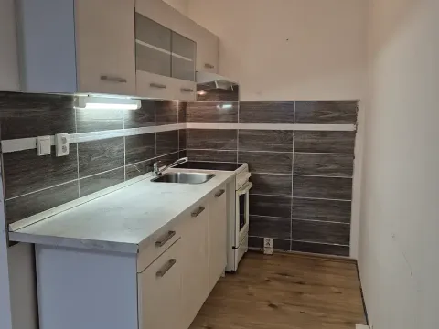 Prodej bytu 1+kk, Teplice, Maršovská, 32 m2