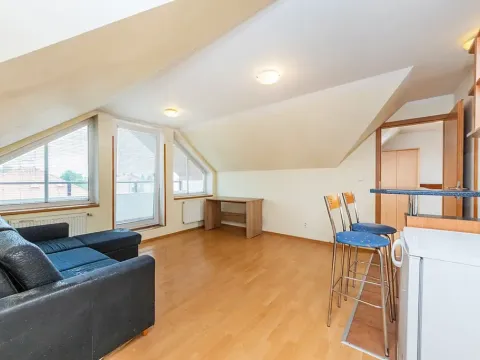 Pronájem bytu 2+kk, Praha - Horní Počernice, Náchodská, 50 m2
