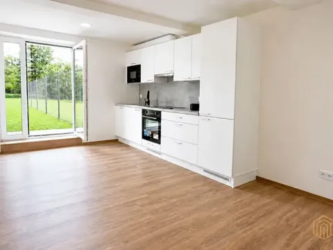 Pronájem atypického bytu, Řevnice, V Luhu, 63 m2