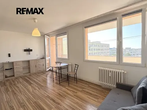 Pronájem bytu 1+kk, Kladno, Francouzská, 40 m2