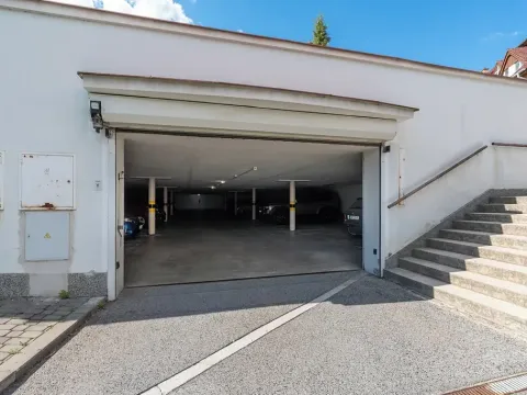 Prodej garážového stání, Brno, Högrova, 11 m2