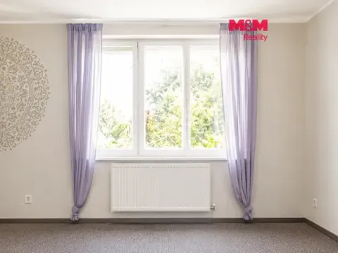 Pronájem komerční nemovitosti, Kladno, náměstí starosty Pavla, 34 m2
