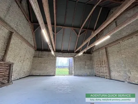 Pronájem skladu, Kněževes, 133 m2