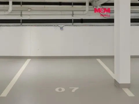 Pronájem garážového stání, Hradec Králové - Pražské Předměstí, 13 m2