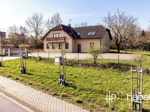 Prodej rodinného domu, Strančice, 259 m2