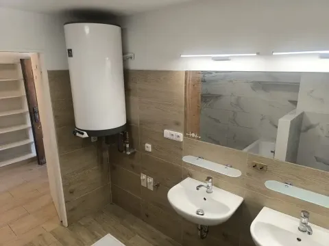 Pronájem bytu 4+1, Běleč, 178 m2