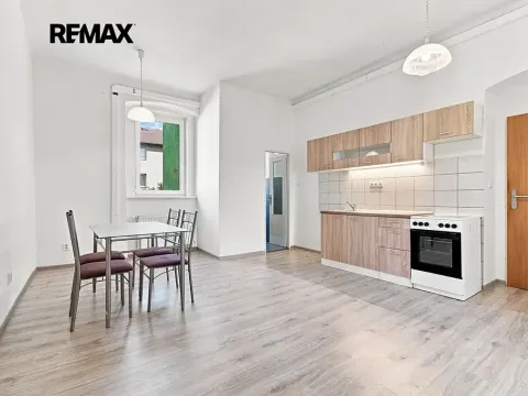 Pronájem bytu 2+kk, Plzeň, Skvrňanská, 50 m2