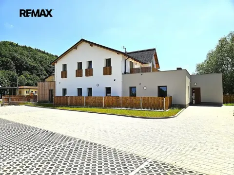 Prodej bytu 2+kk, Svoboda nad Úpou, Nádražní, 54 m2