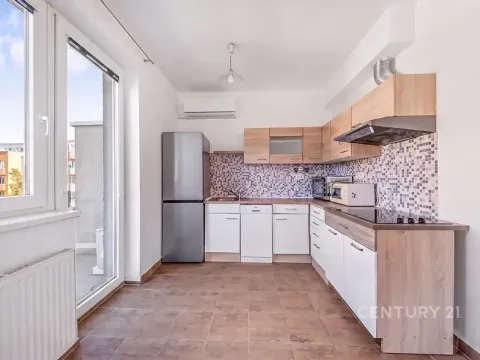 Pronájem bytu 1+kk, Praha - Kyje, Sicherova, 33 m2