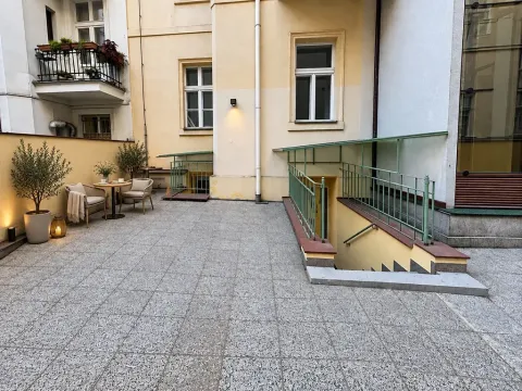 Pronájem obchodního prostoru, Praha - Josefov, Žatecká, 22 m2