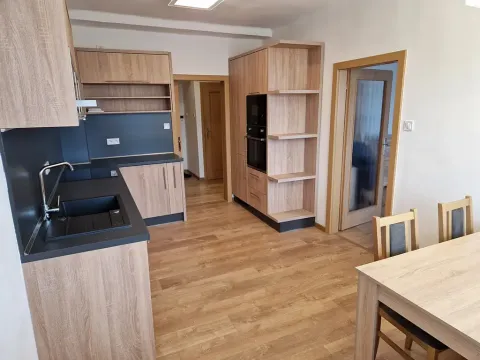 Pronájem bytu 2+1, Ostrava, Zámecká, 78 m2