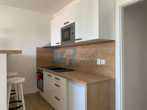 Pronájem bytu 1+kk, Trhové Sviny, Budovatelská, 30 m2