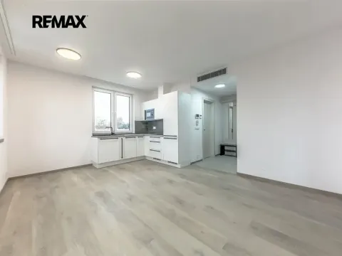Pronájem bytu 2+kk, Kladno, Veleslavínova, 39 m2