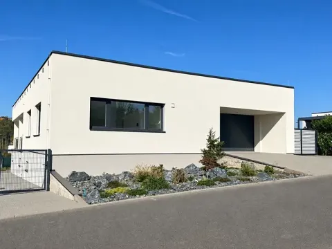 Pronájem vily, Zlín, 574 m2